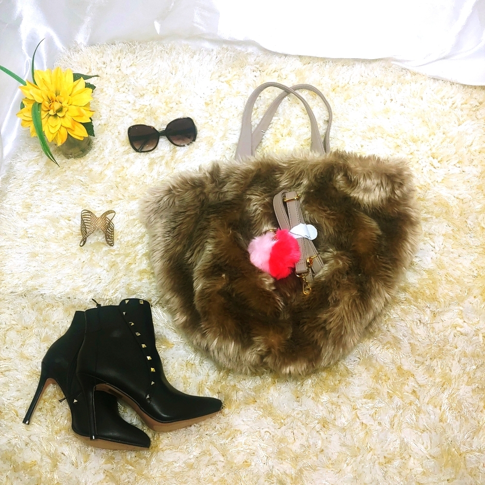 Faux Fur shoulder bag